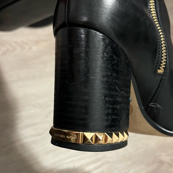 SOLD Michael kors boots - Picture 3 of 7
